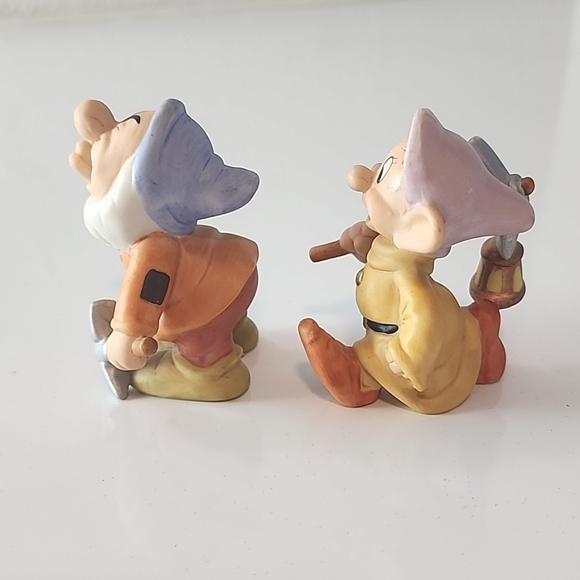 Sneezy and Dopey vintage Disney figurines, set of 2. - Picture 2 of 6